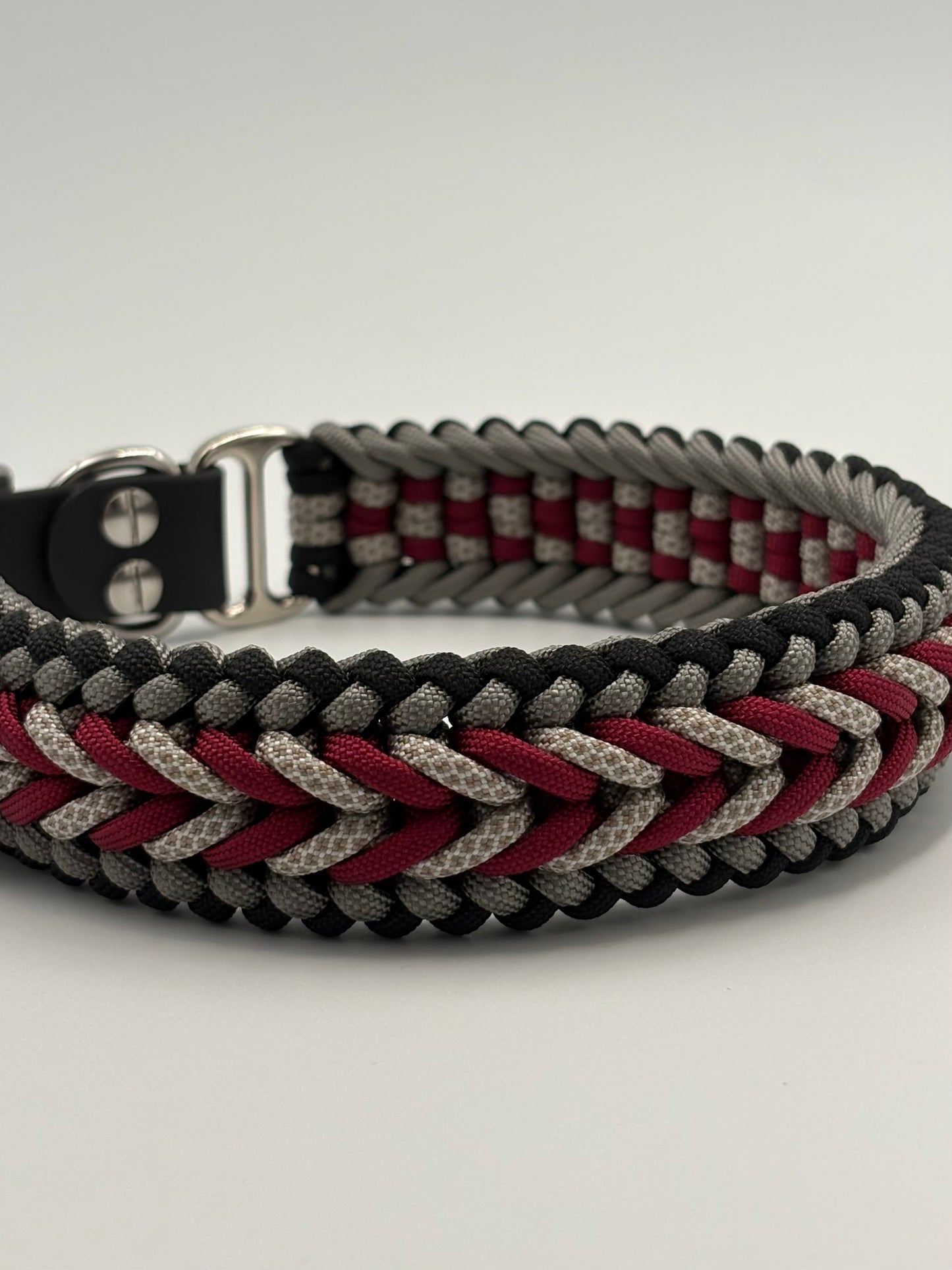 Handgefertigtes Paracord Hundehalsband Benno