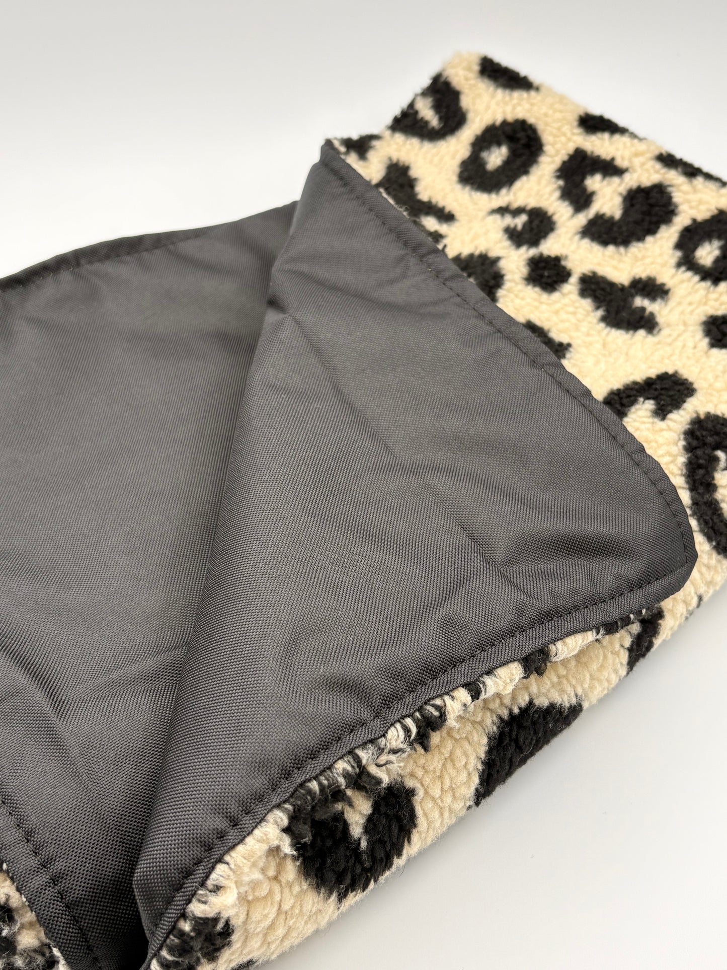 Kuscheldecke für Hunde aus Teddy-Stoff wasser & schmutzabweisend