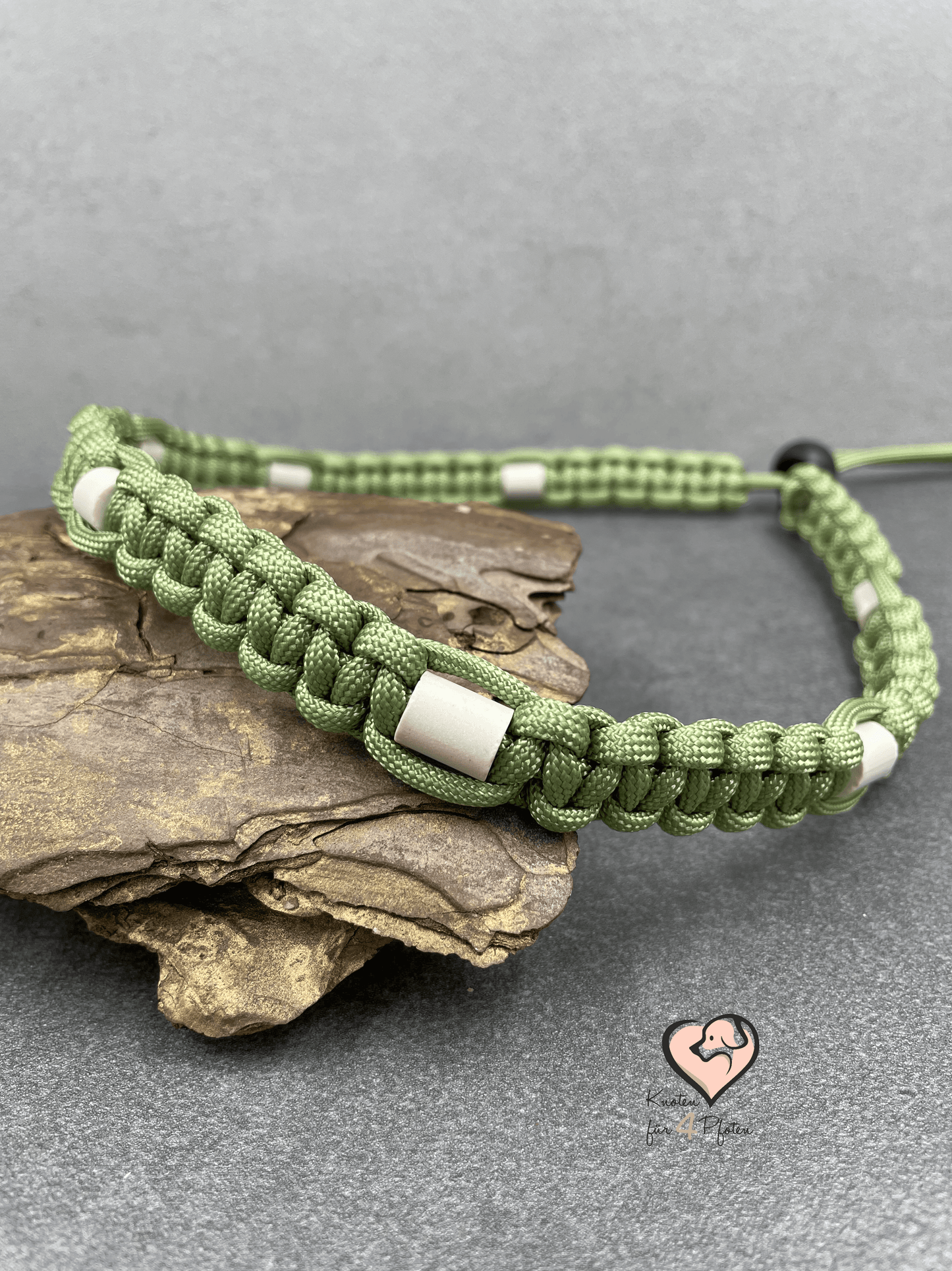 Paracord EM Keramik Halsband - Knoten-für-vier-Pfoten