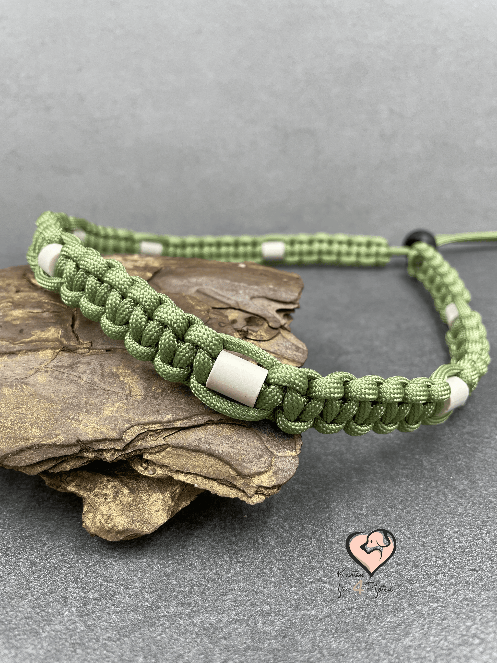 Paracord EM Keramik Halsband - Knoten-für-vier-Pfoten